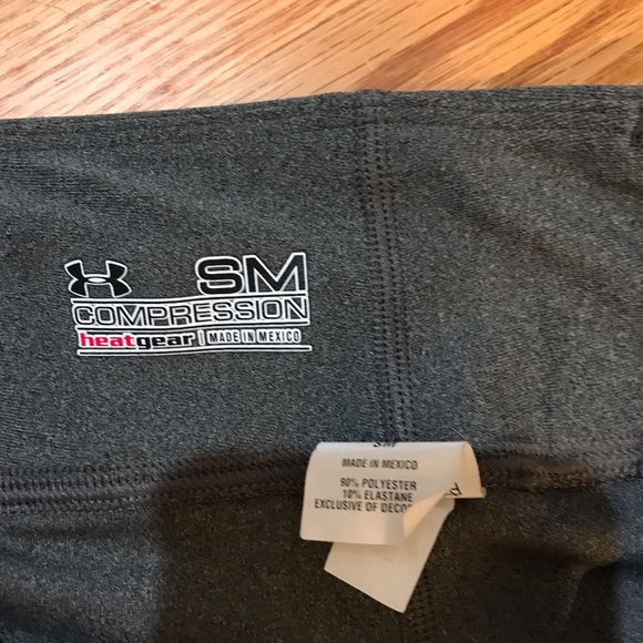 👟Under Armour Athletic Capris - Picture 3 of 7